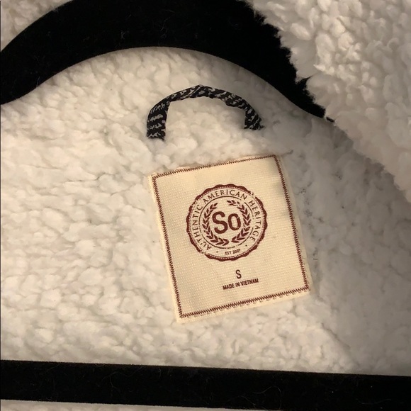 🌺HP🌺 Faux Fur Lined Vest - Picture 3 of 6